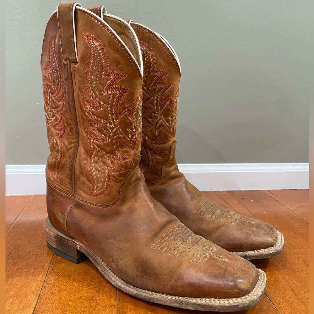 Men’s Justin square toe cowboy boots